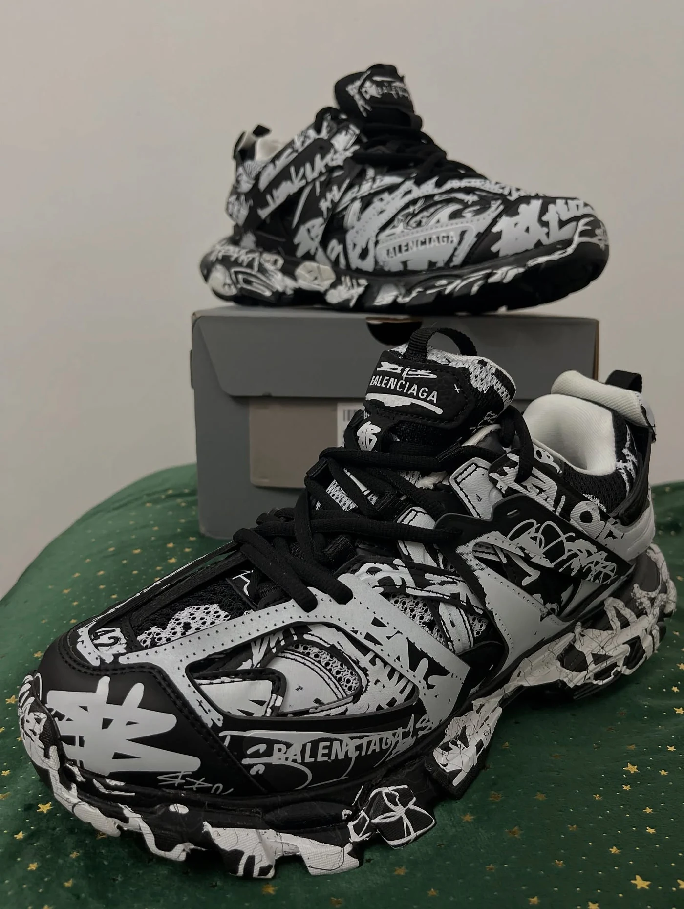 Balenciaga Track Graffiti, imaginea 10