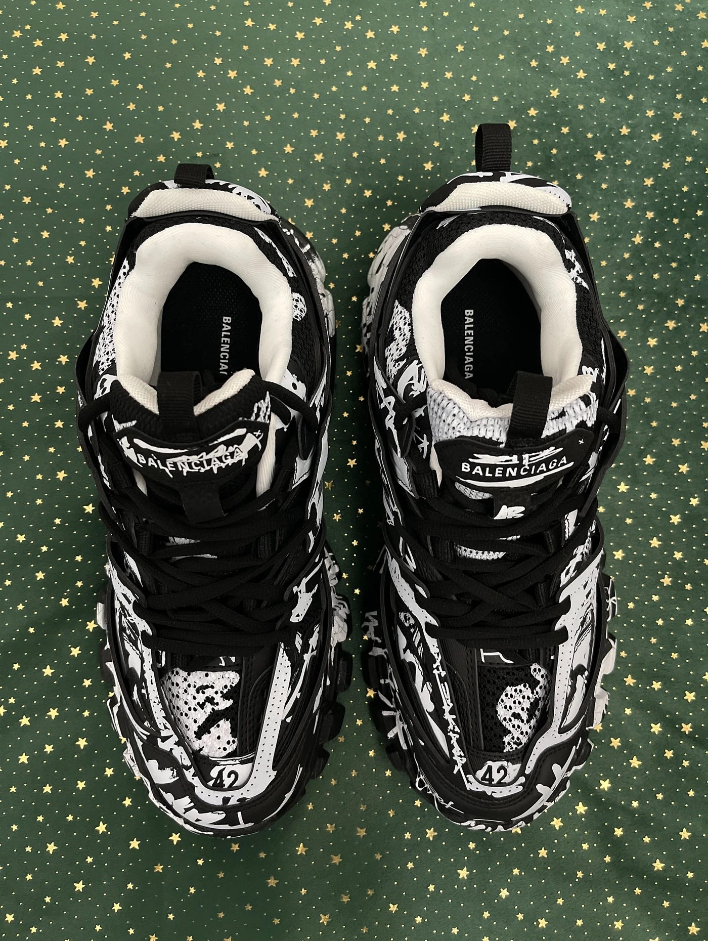 Balenciaga Track Graffiti, imaginea 3