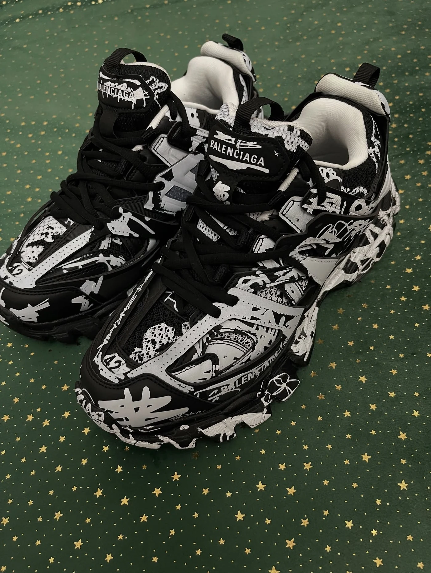 Balenciaga Track Graffiti, imaginea 4