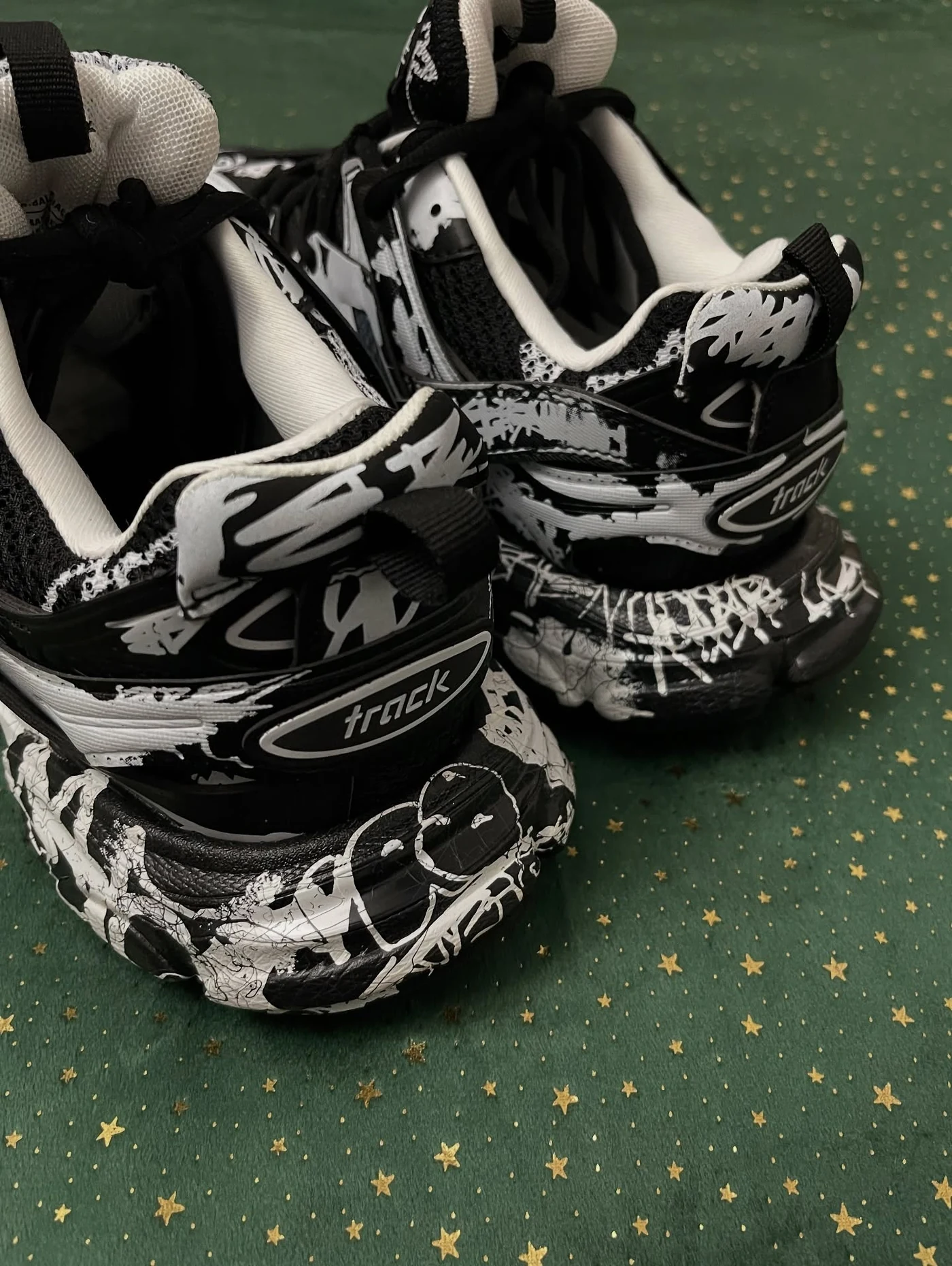 Balenciaga Track Graffiti, imaginea 7