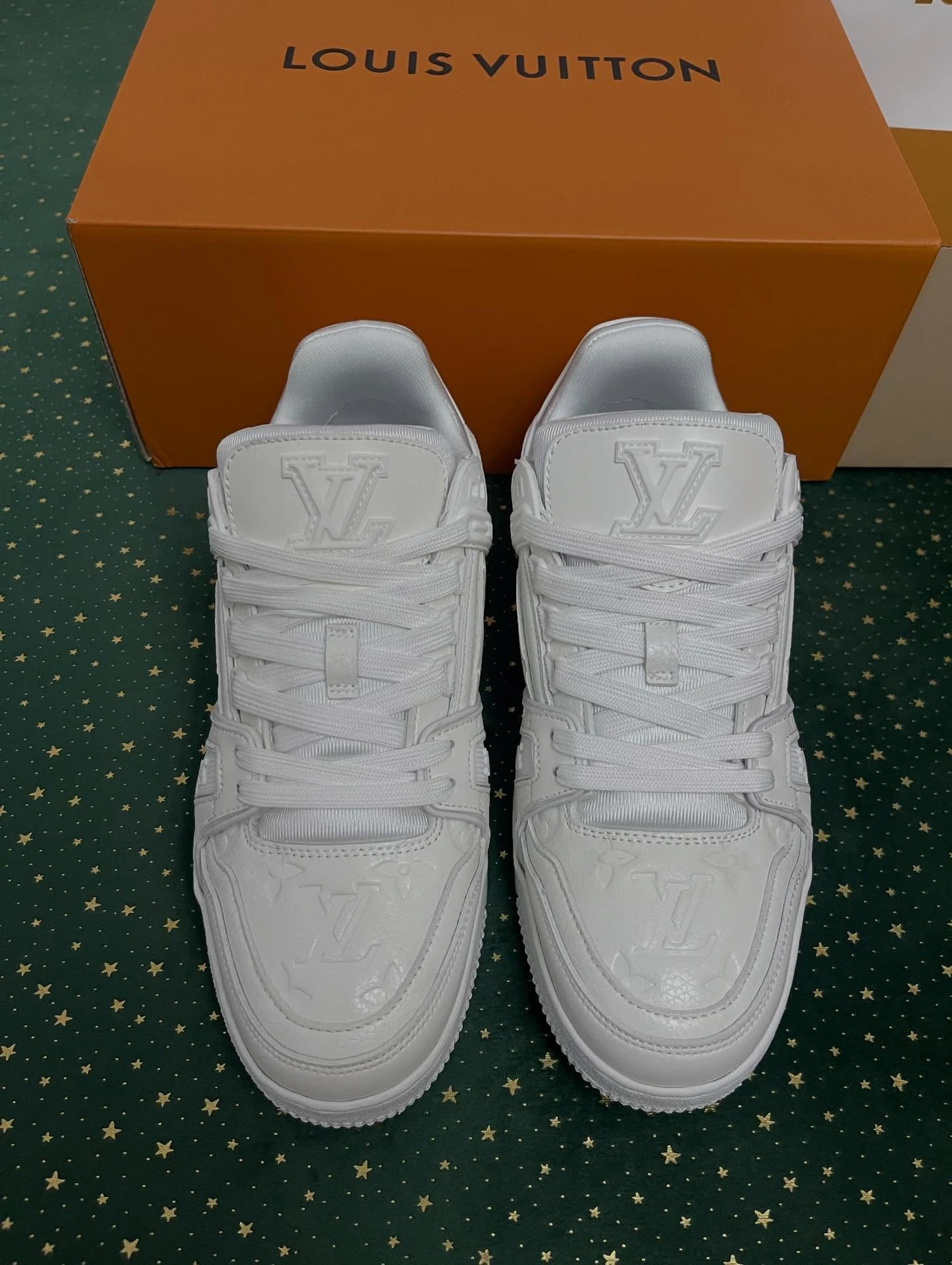 LV Trainer White, imaginea 11