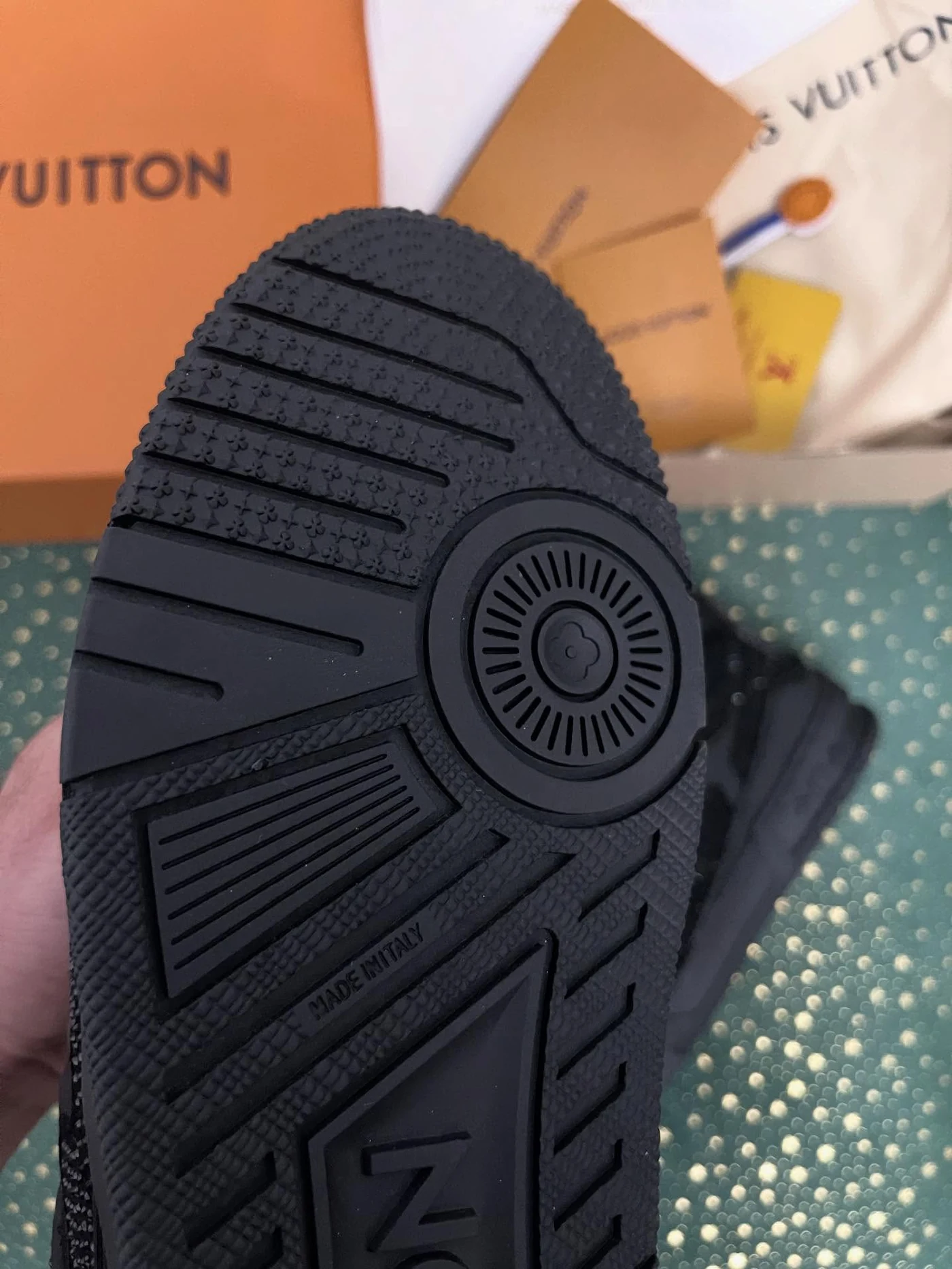 LV Skate Black Crystal, imaginea 10