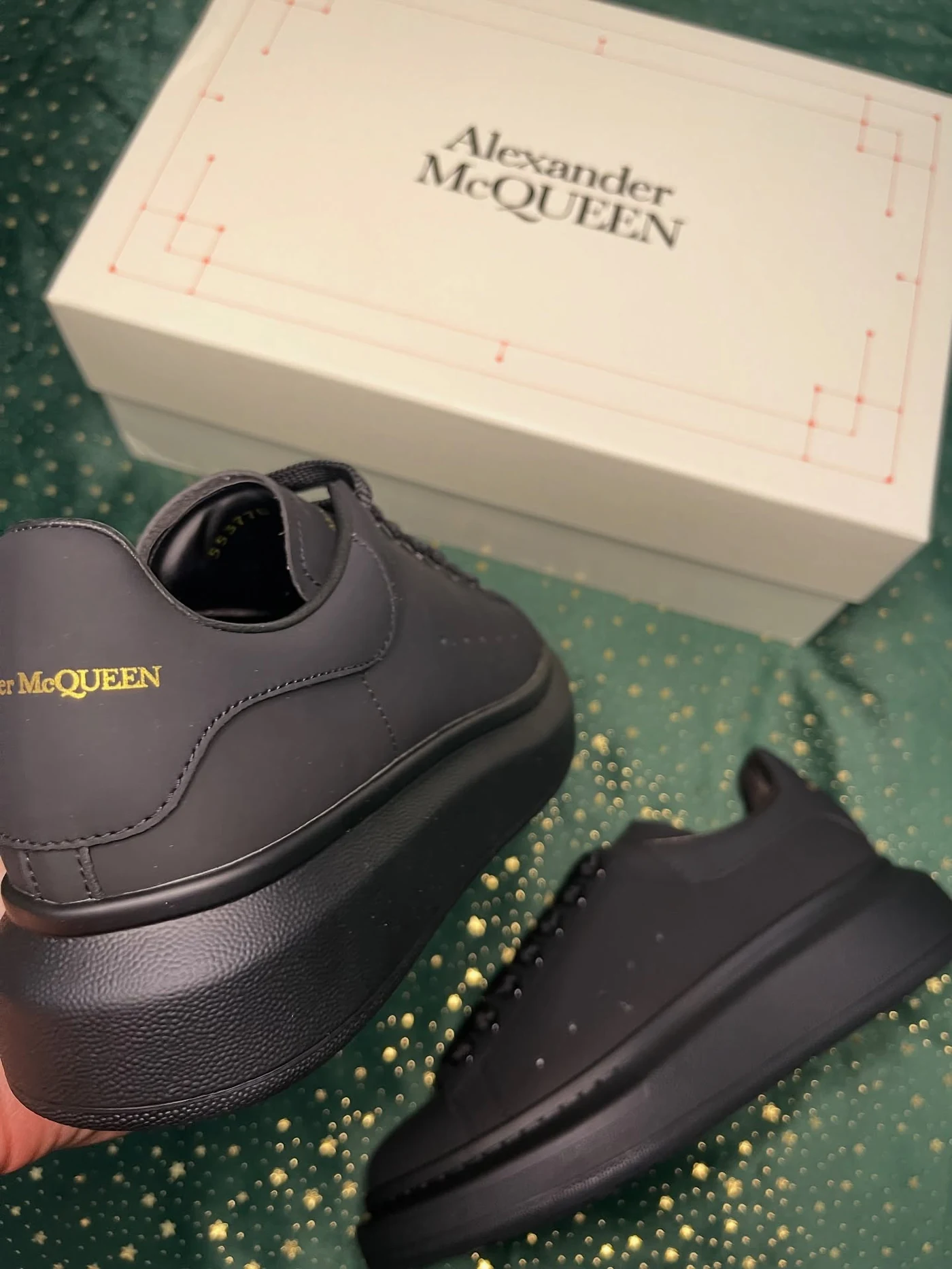 McQueen Black, imaginea 5